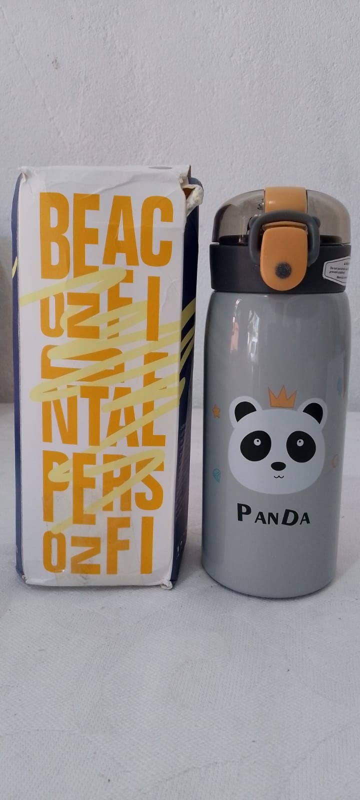 Garrafa térmica infantil inox panda cinza com trava na tampa