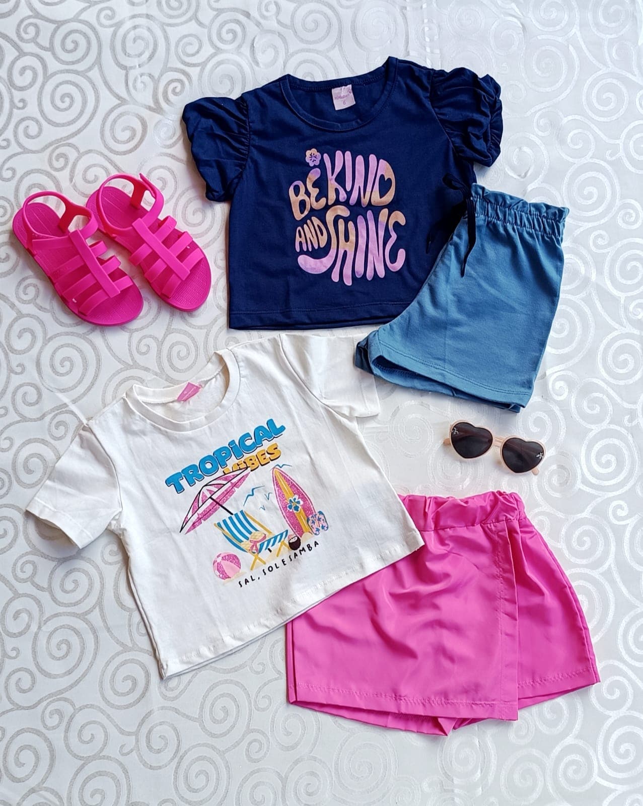 Kit 2 Conjuntos Infantil Menina Be Kind and Shine e Tropical Vibes