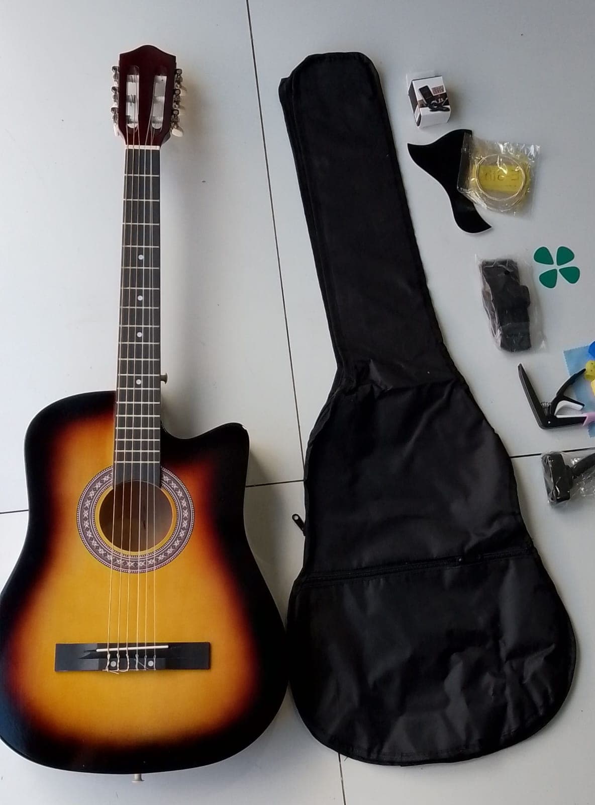 Violão Folk Aço Sunburst com Capa, Afinador e Palhetas